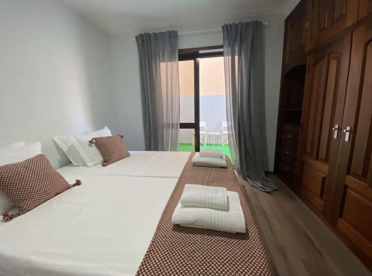 Amare Guest House Ovar Bagian luar foto