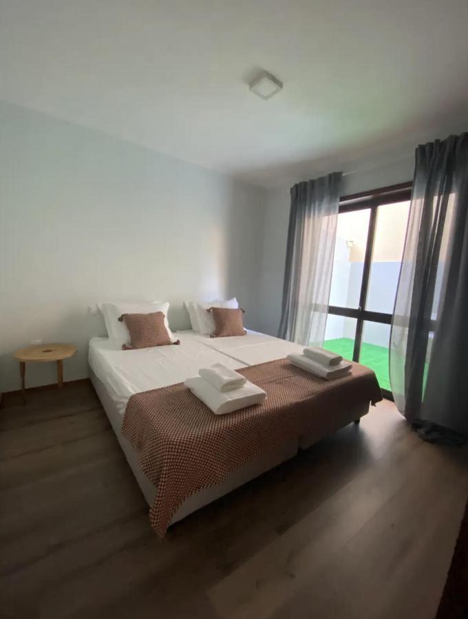 Amare Guest House Ovar Bagian luar foto